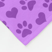 Persoonlijke naam pastel paarse harten en poten fleece deken (Hoek)