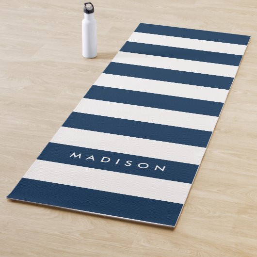 Persoonlijke naam Preppy Navy Blue & White Stripes Yogamat (In situ)
