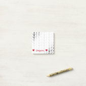 Persoonlijke naam + raster van muzieknotities post-it® notes (Op bureau)