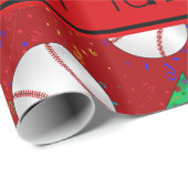 Persoonlijke naam rood honkbalverjaardagspatroon cadeaupapier (Rol Hoek)