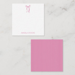 Persoonlijke naam roze strik notitiekaartje