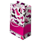 Persoonlijke naam roze, wit vrouwenschoenpatroon klein cadeauzakje (Achterkant Gekanteld)