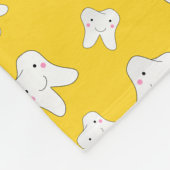 Persoonlijke naam schattig geel tandpatroon fleece deken (Hoek)