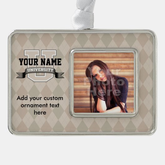 Persoonlijke naam Universiteit Cool Funny College Verzilverd Omlijst Ornament (Voorkant)