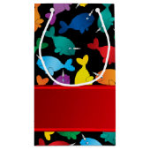 Persoonlijke naam zwarte regenboogverzegelingen klein cadeauzakje (Achterkant)