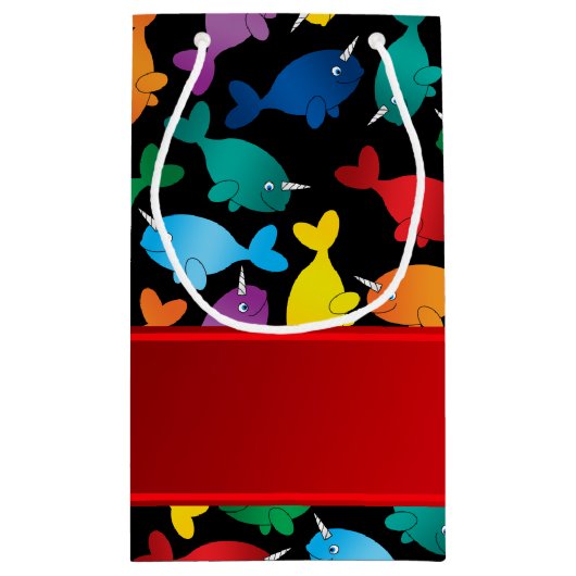 Persoonlijke naam zwarte regenboogverzegelingen klein cadeauzakje (Achterkant)