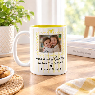 Persoonlijke oma-mok met foto van kinderen en name tweekleurige koffiemok