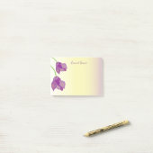 Persoonlijke paarse cyclamen bloemen post-it® notes (Op bureau)
