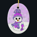 Persoonlijke Paarse Snowman Snowy Day Kerstmis Keramisch Ornament<br><div class="desc">Voeg jouw naam toe aan dit vakantieornament met handgetekende cartoon,  schattige paarse en blauwe sneeuwman met sneeuwvlokken op de achtergrond. De achterkant heeft mannen,  pinguïns en snoepjes met kerstmis.</div>