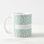 Persoonlijke pastelgroene mint witte boho bloemen koffiemok (Links)