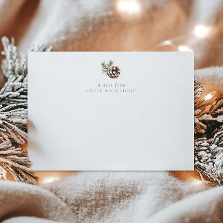 Persoonlijke pijnappel en bladeren Winter bos Notitiekaartje