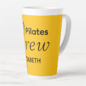 Persoonlijke Pilates Crew Reformer Of Mat Geel Latte Mok (Rechterhoek)