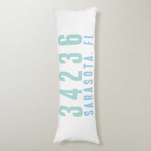 Persoonlijke postcode, plaats, staat | Kustblauwvi Lichaamskussen (Voorkant Verticaal)