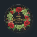 Persoonlijke RED Black Gold MERRY CHRISTMAS Wreate Papieren Bordje<br><div class="desc">Perfecte kerstfeestpapieren borden om je gasten te laten wauwen.  Rode zwarte goudkleurige kleuren met een kreet.  MERRY CHRISTMAS kan aan PRETTIGE FEESTDAGEN worden uitgegeven.  De achternaam kan aan worden uitgegeven & NIEUW JAAR HAPPY.</div>