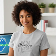 Persoonlijke RN naam T-shirt voor vrouwen