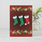 Persoonlijke Rode Hangende Kous Platte Kerstkaart (Staand voorkant)