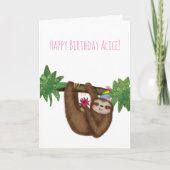 Persoonlijke schattige sloth op een takverjaardags kaart (Voorkant)