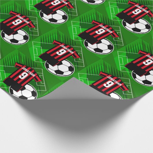 Persoonlijke Soccer Jersey Red en Black Stripes Cadeaupapier (Hoek)