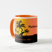 Persoonlijke surfer die de golf najaagt mok (Voorkant links)