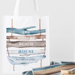 Persoonlijke tekst, strand, niestisch kustthema boodschappentas<br><div class="desc">Als je deze prachtige strandkust-/nautische boodschappentas met je eigen tekst personaliseert, is onze tekst gewoon een voorbeeld. Mogelijkheid om tekstvakken voor sjabloon te gebruiken onder "Deze sjabloon aanpassen" om je bericht gemakkelijk toe te voegen. Optie om "Bewerken met ontwerpgereedschap" te selecteren om de stijl, grootte of positie van tekstlettertypen te...</div>