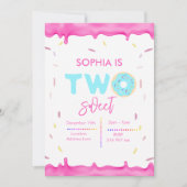Persoonlijke twee zoete verjaardagsuitnodiging kaart (Voorkant)
