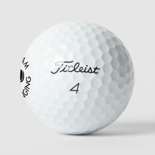 Persoonlijke verjaardag golfer nog steeds swingend golfballen (Logo)
