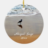 Persoonlijke Virginia Beach ~ Seagull, Sand, Ocean Keramisch Ornament (Achterkant)