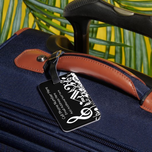 Persoonlijke witte joumloge muzieknotities op zwar bagagelabel (Achterkant Insitu 3)