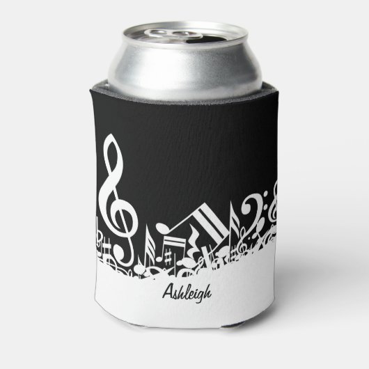 Persoonlijke witte joumloge muzieknotities op zwar blikjeskoeler (Blikje Achterkant)