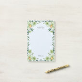Persoonlijke zachte groene bloemige botanische post-it® notes (Op bureau)