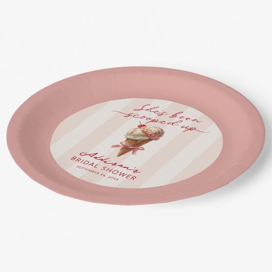 Persoonlijke 'Ze Is Opgeschept' Bruidsfeest Papieren Bordje (Gekanteld)