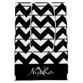 Persoonlijke Zwarte en Witte Chevron Streep Medium Cadeauzakje (Achterkant)