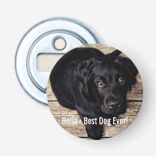 Persoonlijke zwarte-labfoto en naam van de hond button flesopener