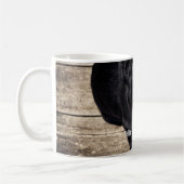 Persoonlijke zwarte-labfoto en naam van de hond koffiemok (Links)