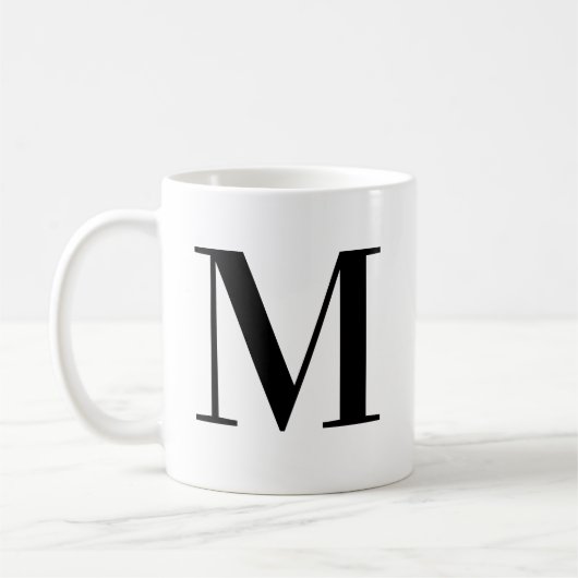 Persoonlijke Zwarte Monogram Letter M Koffiemok (Links)