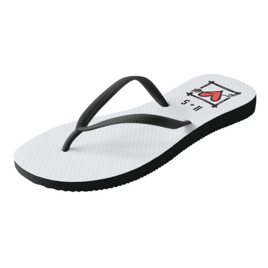 Persoonlijke Zwarte & Rode Liefdeshart Flip Flops  (Schuin)