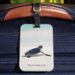 Persoonsnaam van tarwestratie | NATUUR Bagagelabel<br><div class="desc">Dit ontwerp is voorzien van een baby schildpad waardoor het naar de oceaan gaat nadat het geboren is. Personaliseer door de tekst in het tekstvakje uit te geven of tekst voor geen naam te schrappen. #turtle #sealife #oceaan #seaturtle #leatherback #strand #sealife #personalized #name #luggagetag #reis #reisaccessoires #bagtags #accessoires</div>