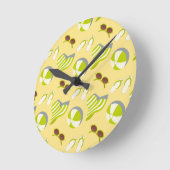 Perspatrooster met zonnebrillen en zonnezonnepanel ronde klok (Hoek)