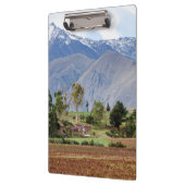 Peru, Maras. Landschap boven de Heilige Vallei Klembord (Links)