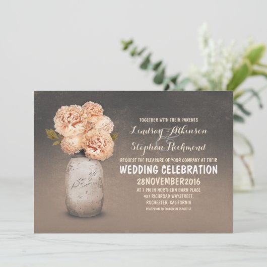 Perzik bloemengeschilderde metselaarpot bruiloft u kaart (Staand voorkant)