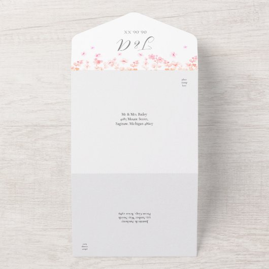 Perzik Bloesem Bloesem Script Monogram All In One Uitnodiging (Buitenkant)