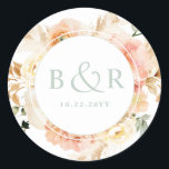 Perzik, Blush met Sage Wedding Envelope / Favor Ronde Sticker<br><div class="desc">Elegant monogrammed bruiloftsenvelop verzegelt of bevoordeelt sticker met prachtige waterverf florale details in een prachtige mix van perzik, oranje, wazige roze, crème en champagnekleurige tinten. Midden in wit met initialen en tweede tekstlijn in groenbedekking. Twee grootteopties en verscheidene vormopties om van te kiezen. De de tekstlijn van de bodem kan...</div>