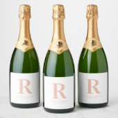 Perzik Bruiloft Monogram Minimalistische Mousseren Sparkling Wijnetiket (Flessen)