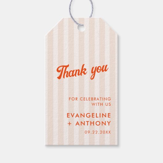 Perzik en Tangerine Gestreepte Retro Bruiloft Cadeaulabel (Voorkant)