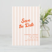 Perzik en Tangerine Retro Gestreepte Bruiloft Save The Date (Staand voorkant)