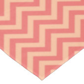 Perzik en veenbessen Chevron Tafelkleed (Gekanteld)