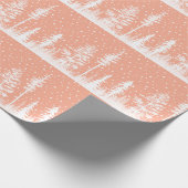 Perzik en wit besneeuwd winterbos cadeaupapier (Hoek)