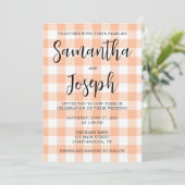 Perzik en witte Gingham landelijke bruiloft Kaart (Staand voorkant)