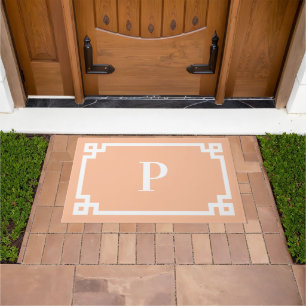 Perzik en Witte Griekse Sleutel Frame Monogram Deurmat