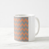 Perzik & Grijs Chevron – Modern Zigzag Patroon Koffiemok (Voorkant rechts)